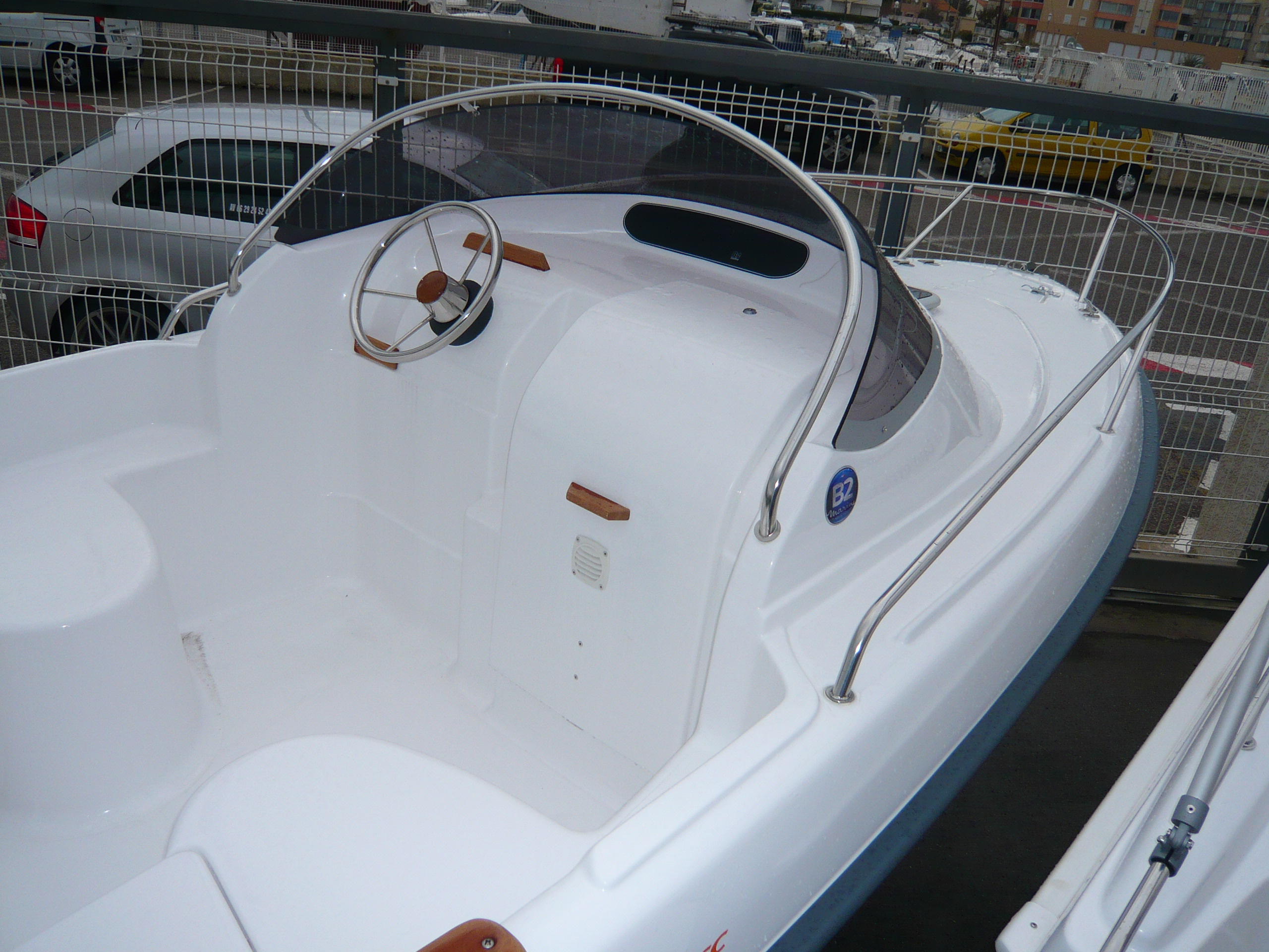 slider 2 B2 Marine Cap Ferret 472 Cruiser